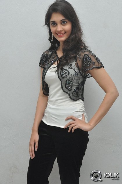 Surabhi-at-Beeruva-Movie-Date-Press-Meet